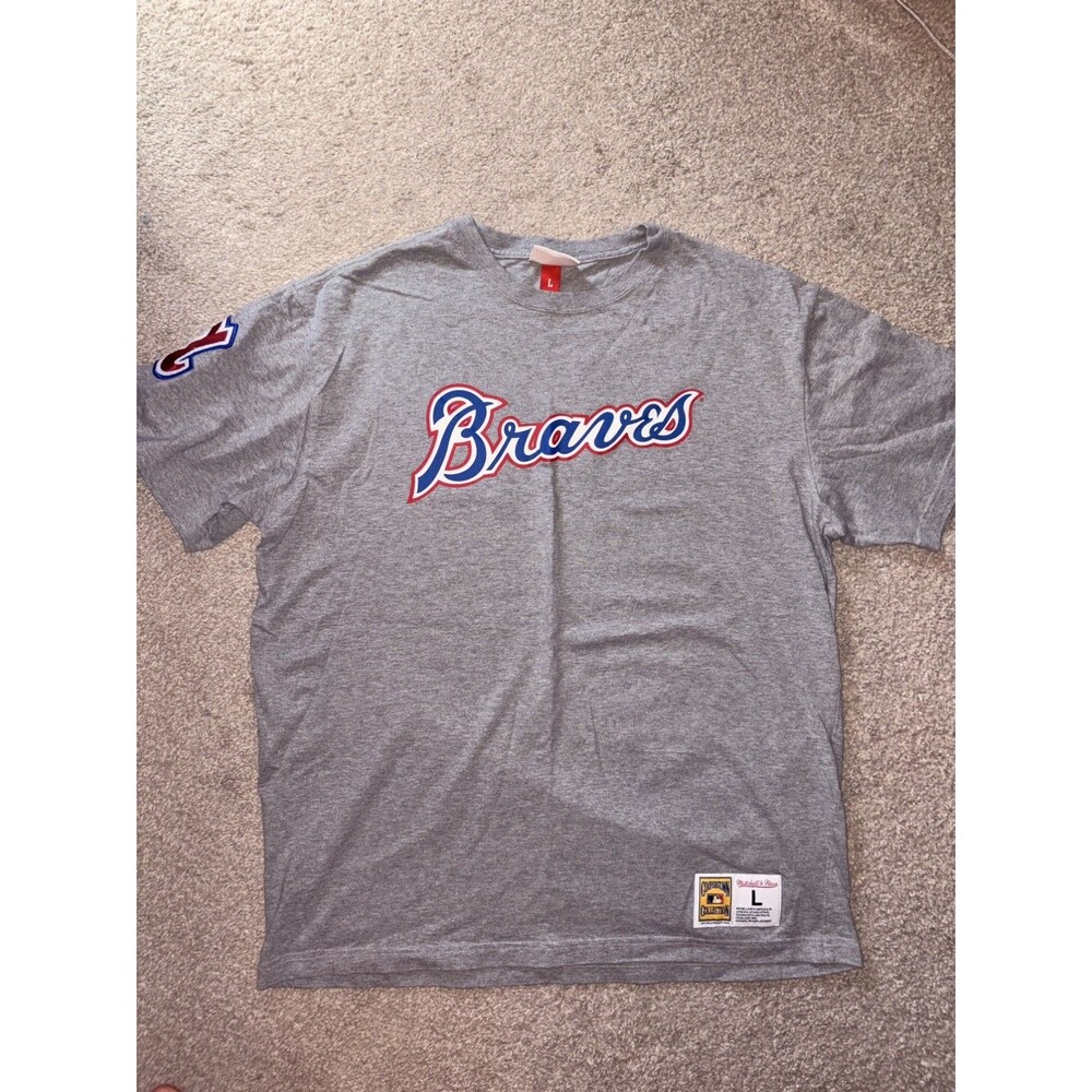 Mitchell & Ness Atlanta Braves Hank Aaron #44 Gray Graphic T-Shirt Men's Large